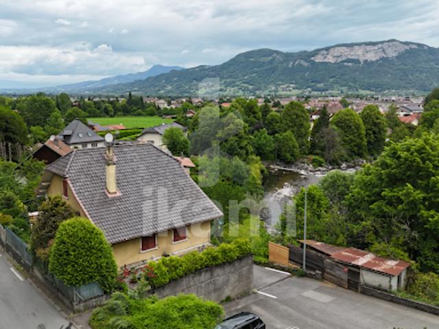 Vente Maison 7 pièces 163 m2 Saint Pierre en Faucigny