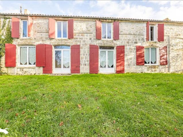Vente Maison 7 pièces 175 m2 Surgères