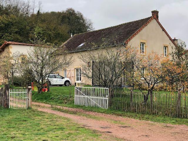 Vente Maison 7 pièces 175 m2 Semur en Brionnais
