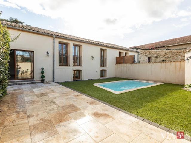 Vente Maison 7 pièces 176 m2 Saint Geniès de Fontedit