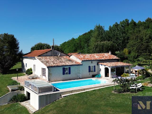 Vente Maison 7 pièces 178 m2 Barbezieux Saint Hilaire