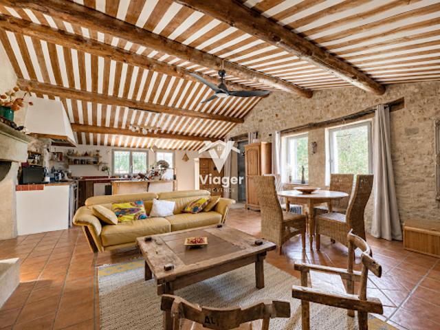 Vente Maison 7 pièces 178 m2 Céreste