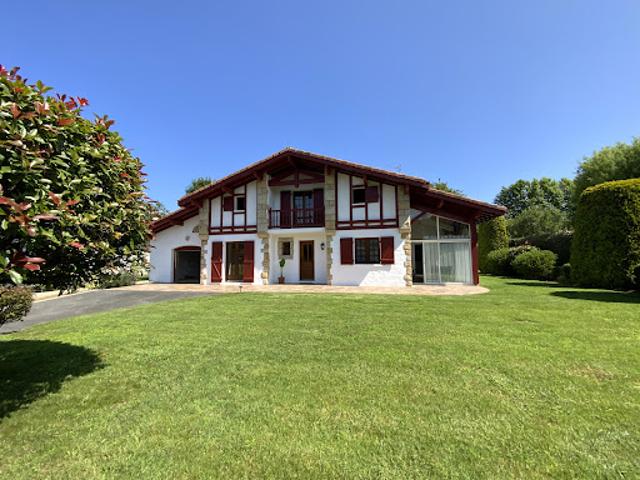 Vente Maison 7 pièces 170 m2 Hasparren