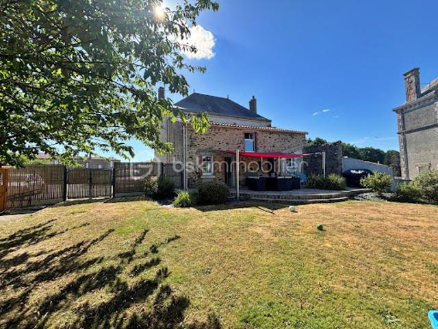Vente Maison 7 pièces 170 m2 Réaumur