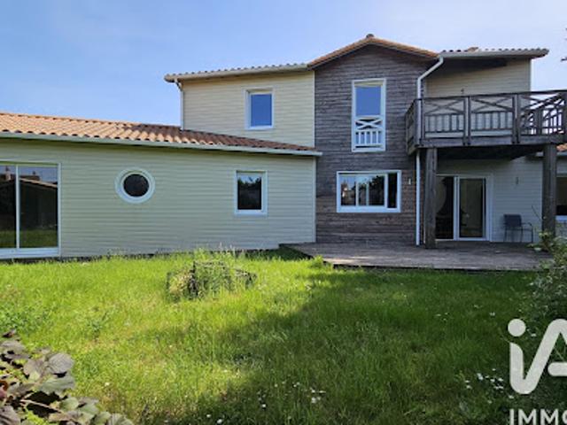 Vente Maison 7 pièces 170 m2 Saint Philbert de Grand Lieu