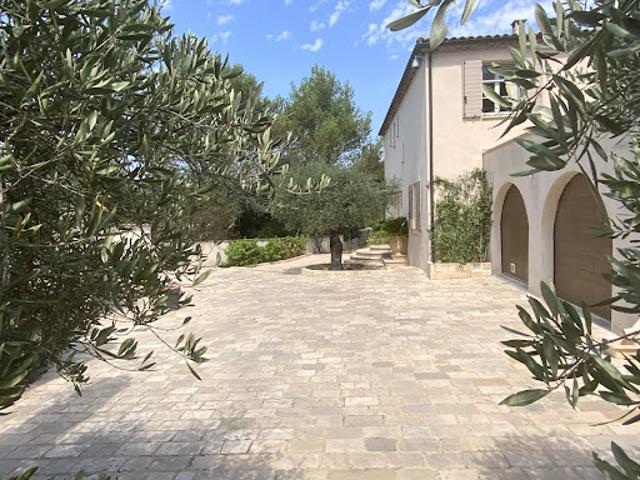 Vente Maison 7 pièces 170 m2 Uzès