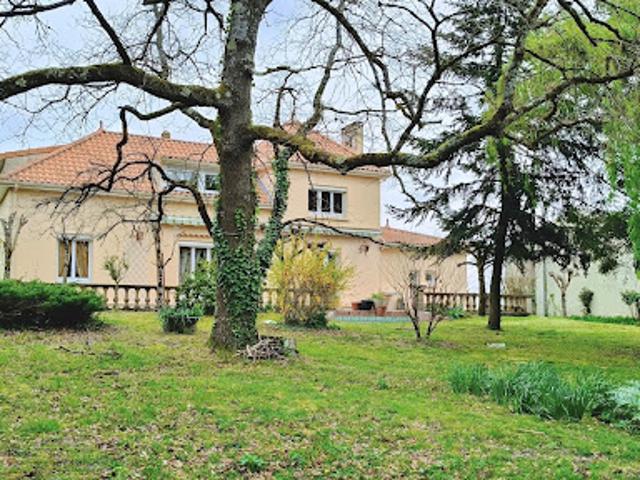 Vente Maison 7 pièces 173.23 m2 Cars