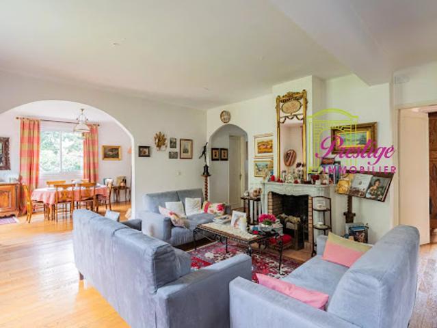 Vente Maison 7 pièces 173.31 m2 Le Mesnil le Roi
