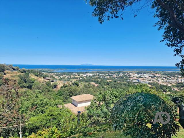 Vente Maison 7 pièces 185 m2 Biguglia