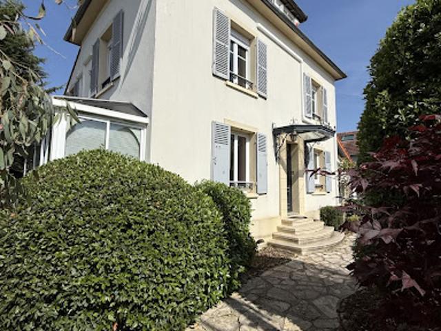 Vente Maison 7 pièces 185 m2 Crécy la Chapelle
