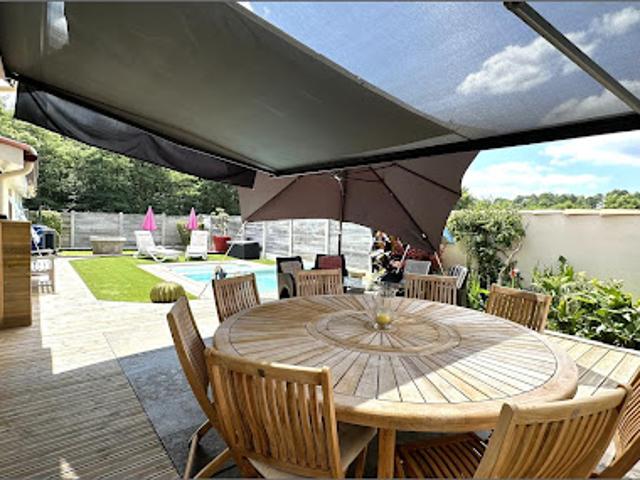 Vente Maison 7 pièces 185 m2 Léognan