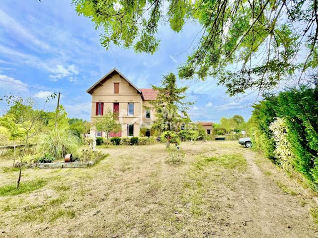 Vente Maison 7 pièces 186 m2 Luzillat
