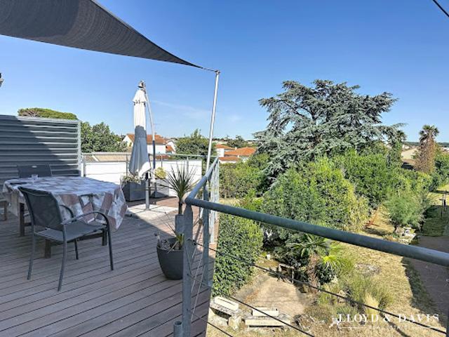 Vente Maison 7 pièces 186 m2 Saint Georges de Didonne