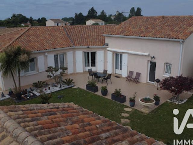 Vente Maison 7 pièces 187 m2 Saint Romain de Benet