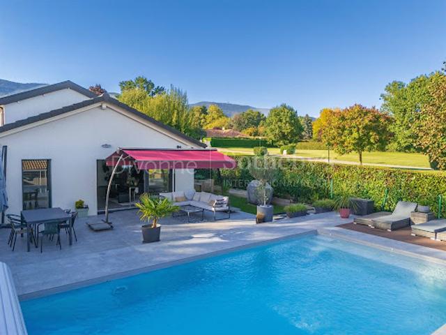 Vente Maison 7 pièces 189 m2 Divonne les Bains
