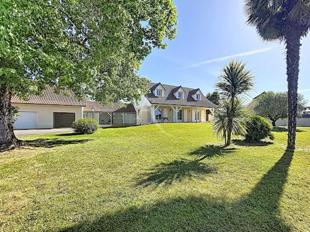 Vente Maison 7 pièces 180 m2 Idron