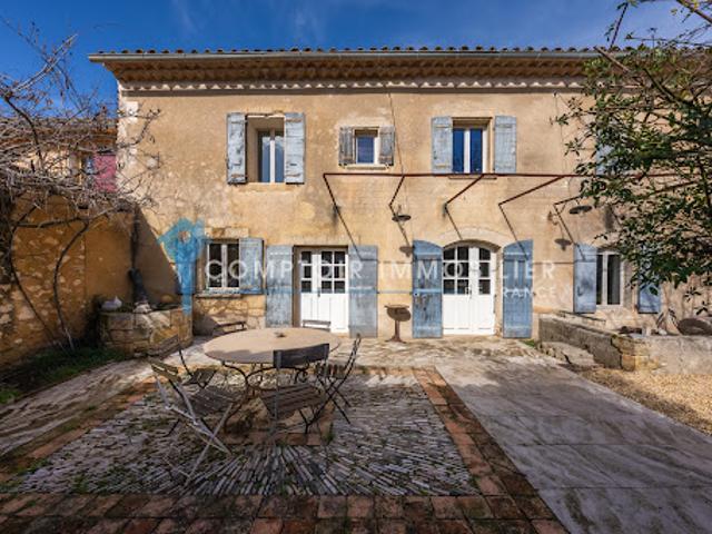 Vente Maison 7 pièces 180 m2 Robion