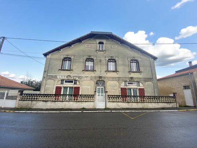 Vente Maison 7 pièces 182 m2 Sireuil