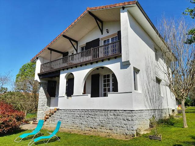 Vente Maison 7 pièces 183 m2 Oloron Sainte Marie