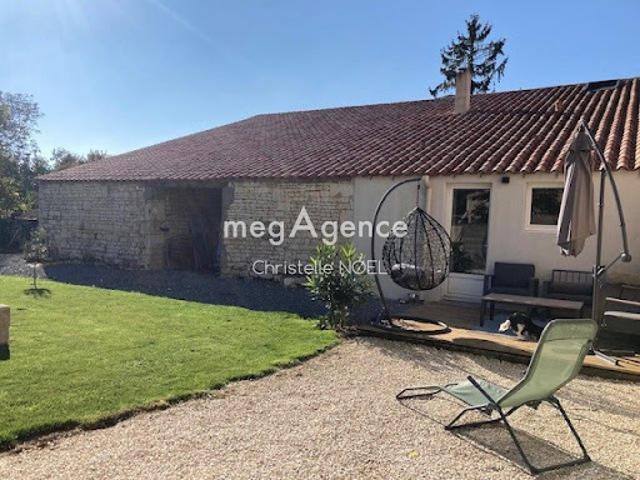Vente Maison 7 pièces 194 m2 Sainte Gemme la Plaine