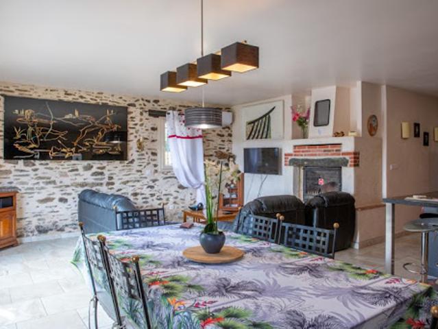 Vente Maison 7 pièces 195 m2 Sarlande