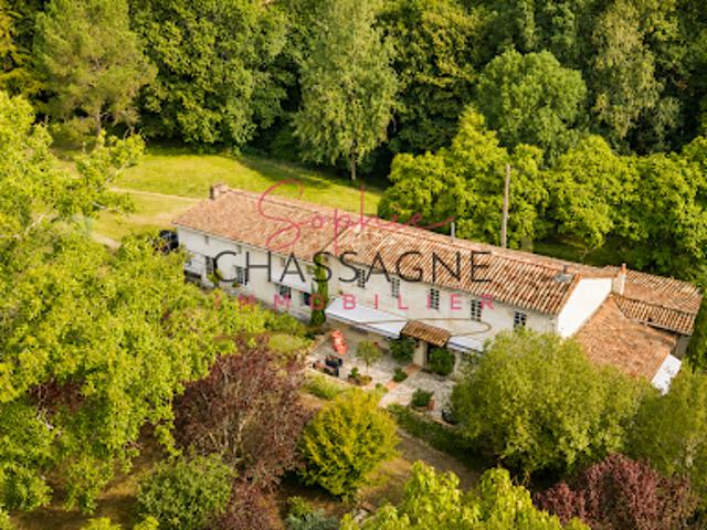 Vente Maison 7 pièces 196 m2 Montendre