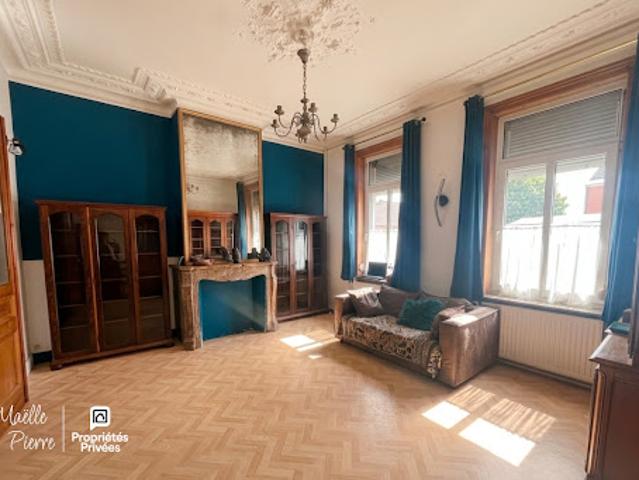 Vente Maison 7 pièces 196 m2 Morbecque