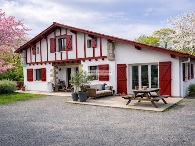 Vente Maison 7 pièces 196 m2 Arbonne