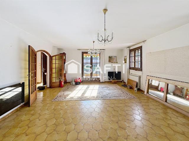 Vente Maison 7 pièces 196 m2 Carnoux en Provence