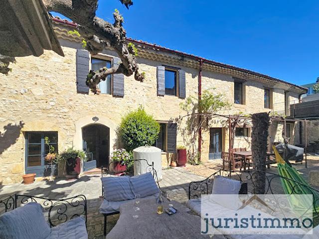 Vente Maison 7 pièces 196 m2 Roquemaure