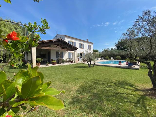 Vente Maison 7 pièces 198 m2 Arles