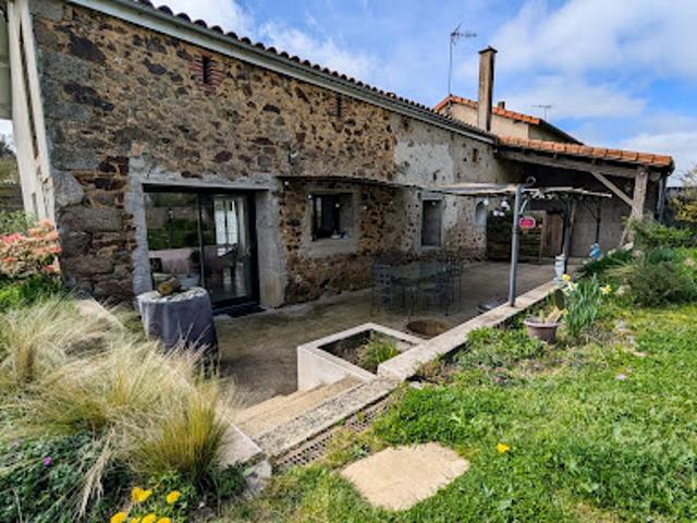 Vente Maison 7 pièces 198 m2 Saint Amand sur Sèvre