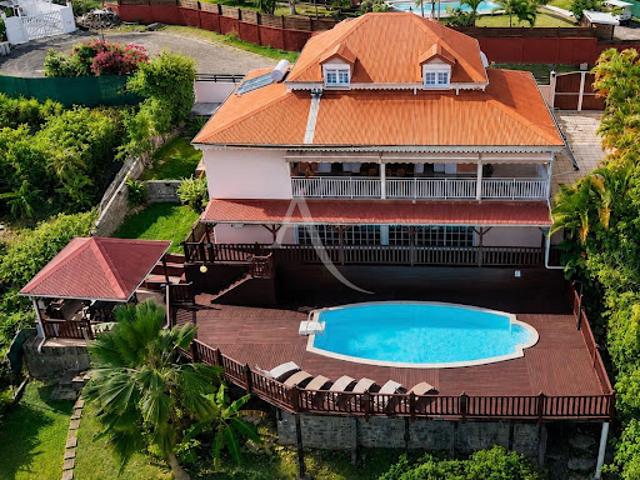 Vente Maison 7 pièces 198.8 m2 Sainte Anne