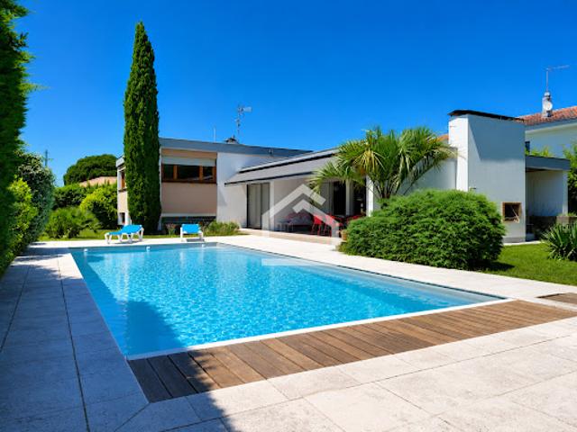 Vente Maison 7 pièces 199 m2 Gradignan