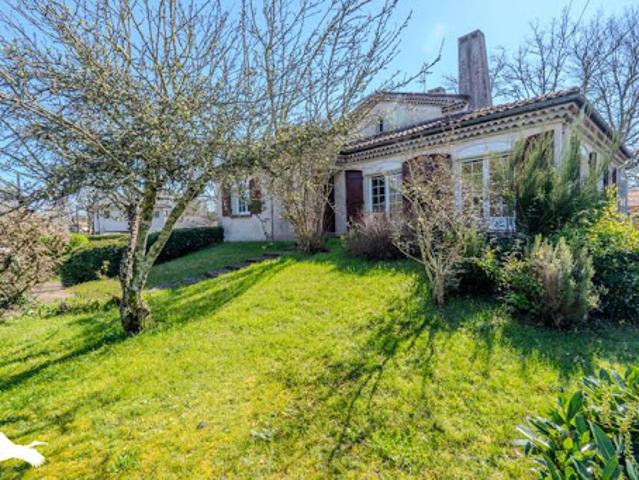 Vente Maison 7 pièces 199 m2 Léognan