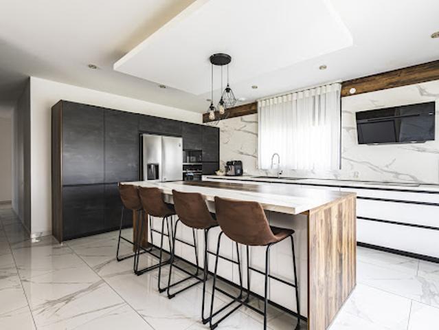 Vente Maison 7 pièces 199 m2 Pomacle