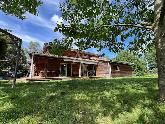 Vente Maison 7 pièces 199.05 m2 Saint Jean de Rives