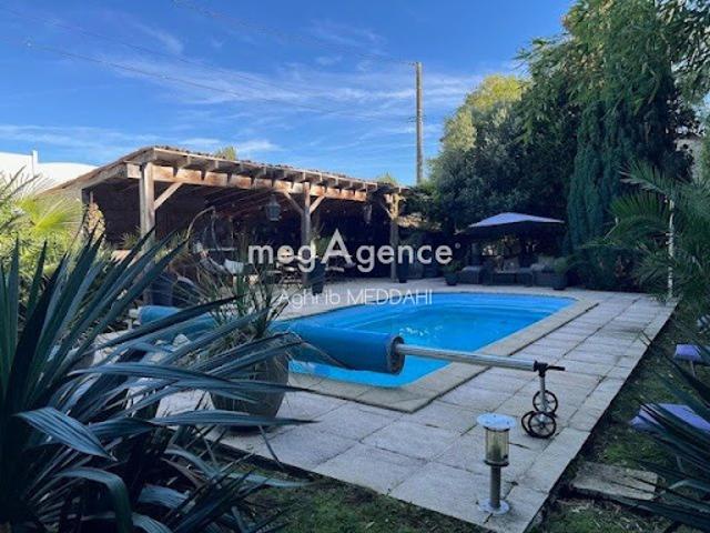 Vente Maison 7 pièces 190 m2 Meursac