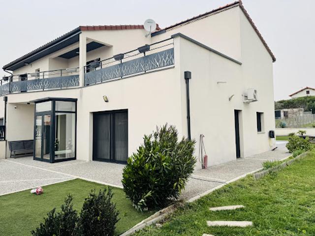 Vente Maison 7 pièces 190 m2 Cébazat