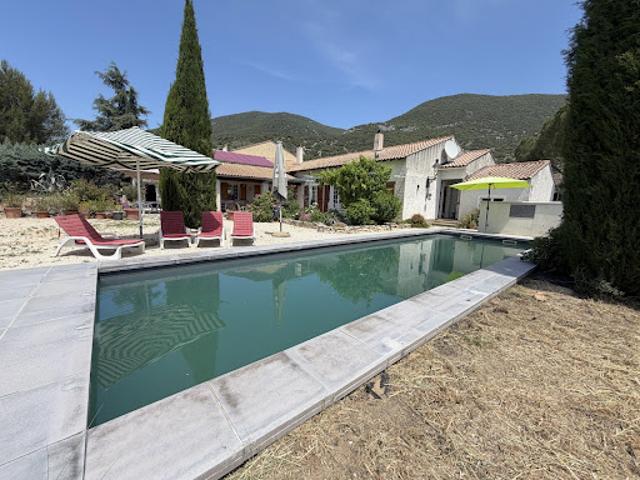 Vente Maison 7 pièces 190 m2 Rustrel