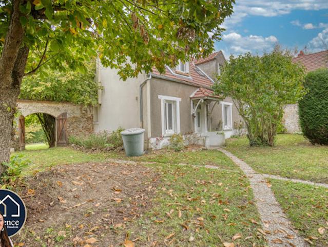 Vente Maison 7 pièces 192 m2 Montfort l'Amaury
