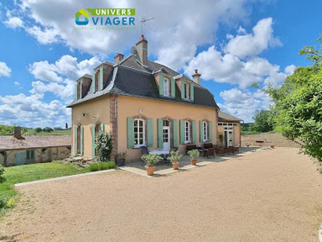Vente Maison 7 pièces 192 m2 Saint Léopardin d'Augy