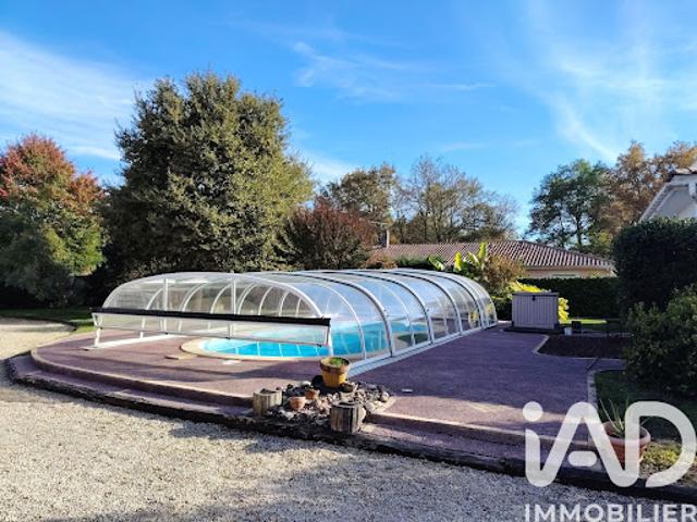 Vente Maison 7 pièces 193 m2 Léognan
