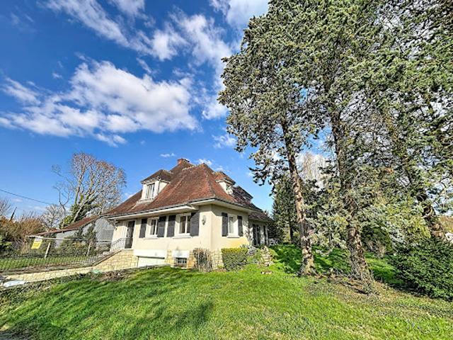 Vente Maison 7 pièces 204 m2 Montholon