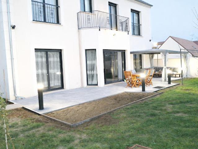 Vente Maison 7 pièces 204 m2 Aubergenville