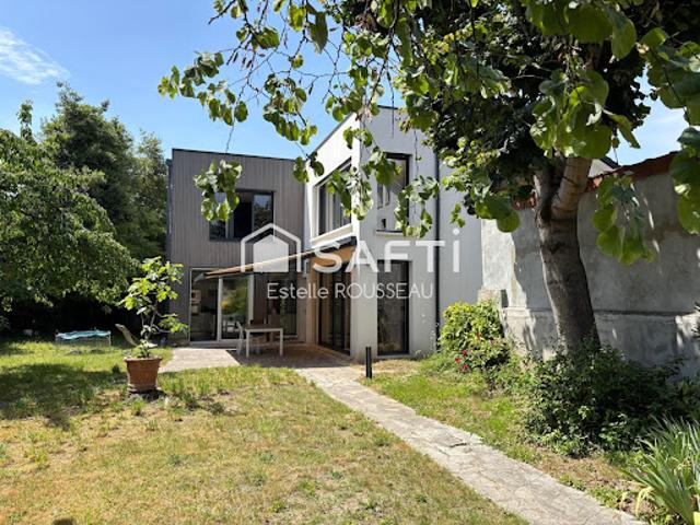 Vente Maison 7 pièces 204 m2 La Varenne Saint Hilaire
