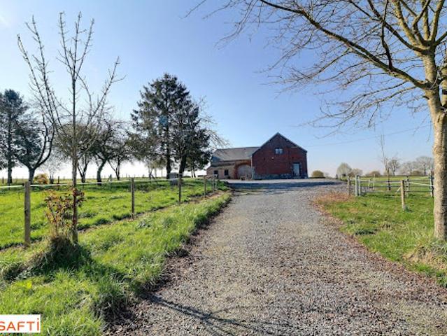Vente Maison 7 pièces 206 m2 Saint Quentin