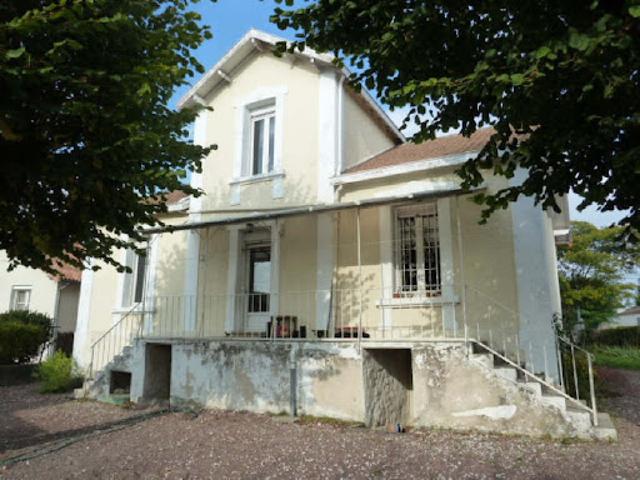 Vente Maison 7 pièces 206 m2 Saint Yrieix sur Charente