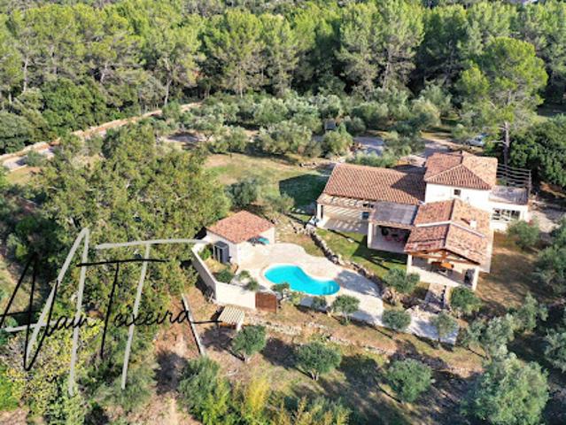 Vente Maison 7 pièces 207 m2 Taradeau