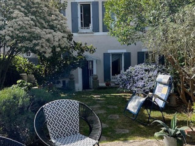 Vente Maison 7 pièces 208 m2 Auneau